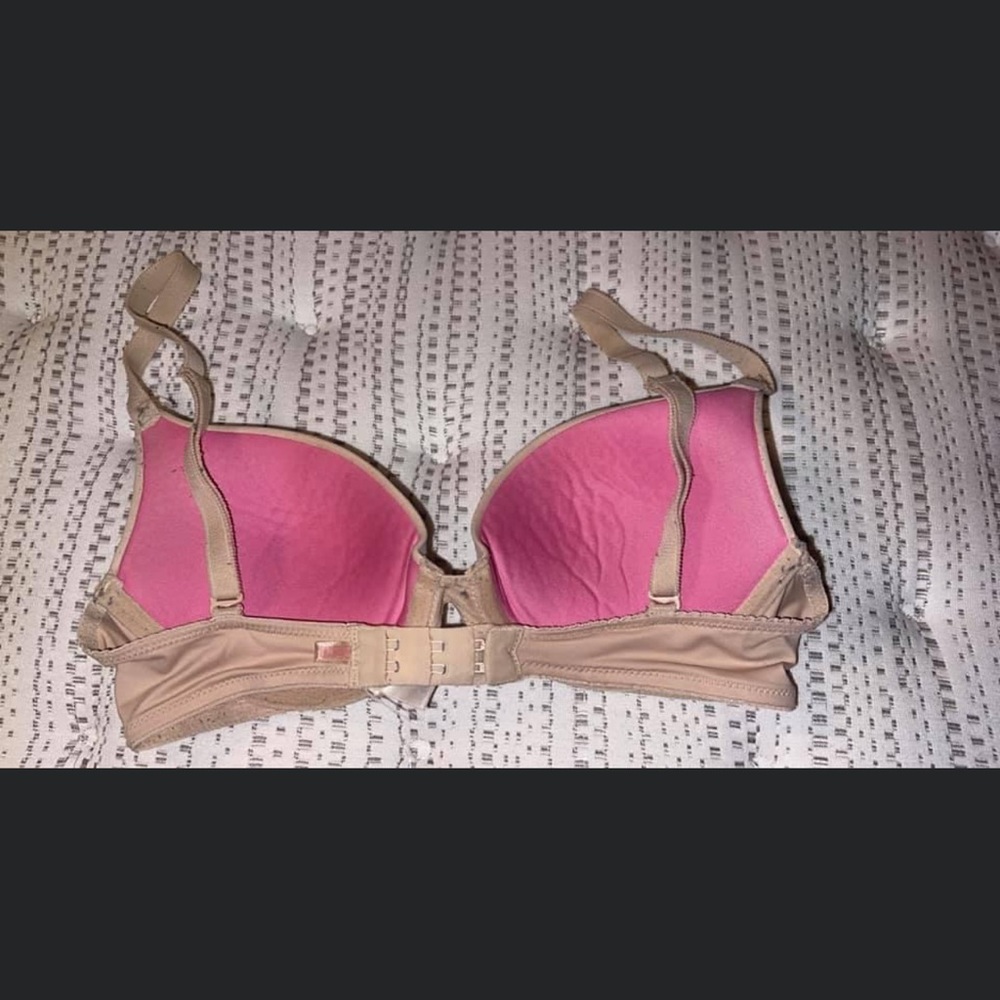 Victoria Secret - Picture 2 of 2